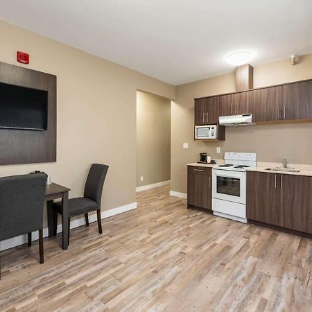 Econo Lodge City Centre Inn Prince George Esterno foto