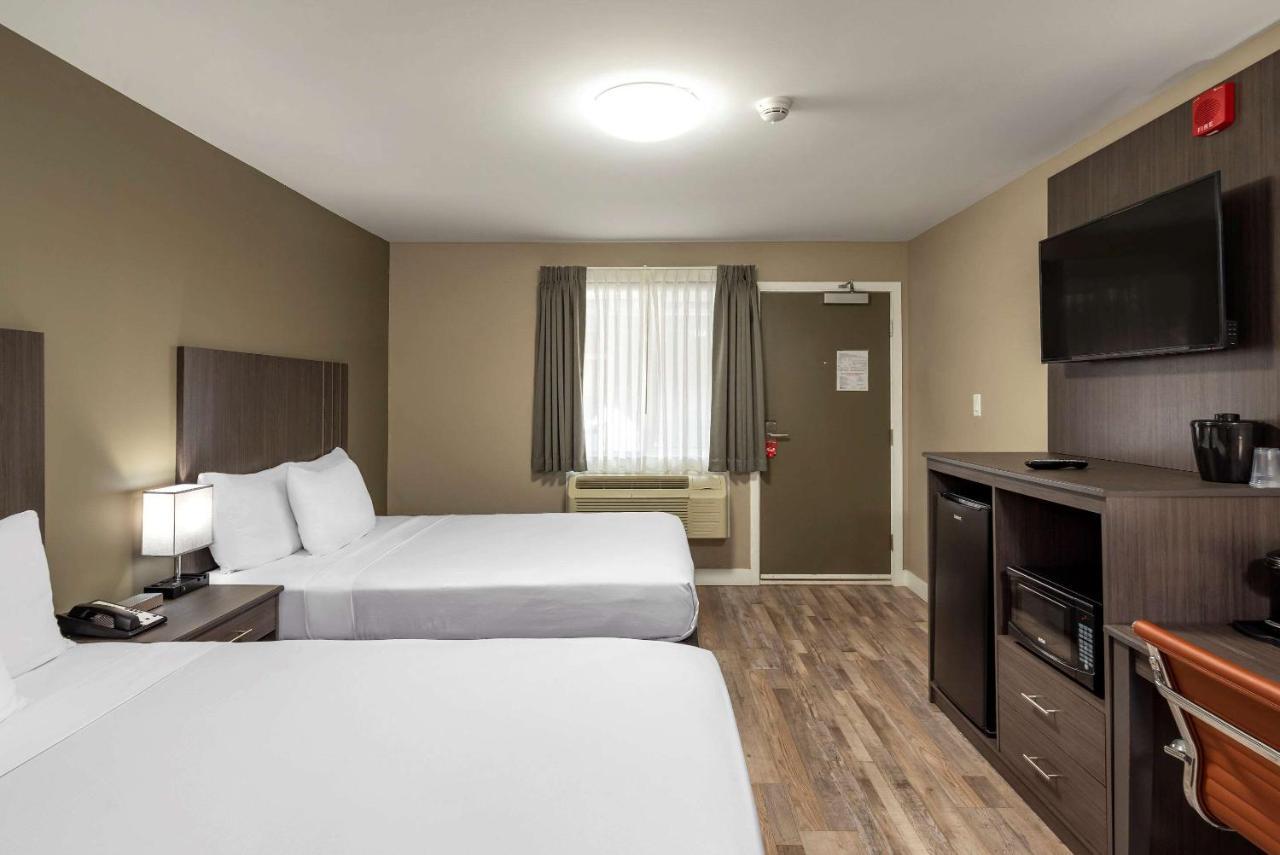 Econo Lodge City Centre Inn Prince George Esterno foto