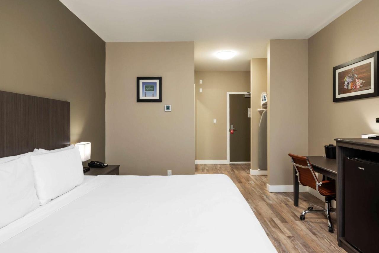 Econo Lodge City Centre Inn Prince George Esterno foto