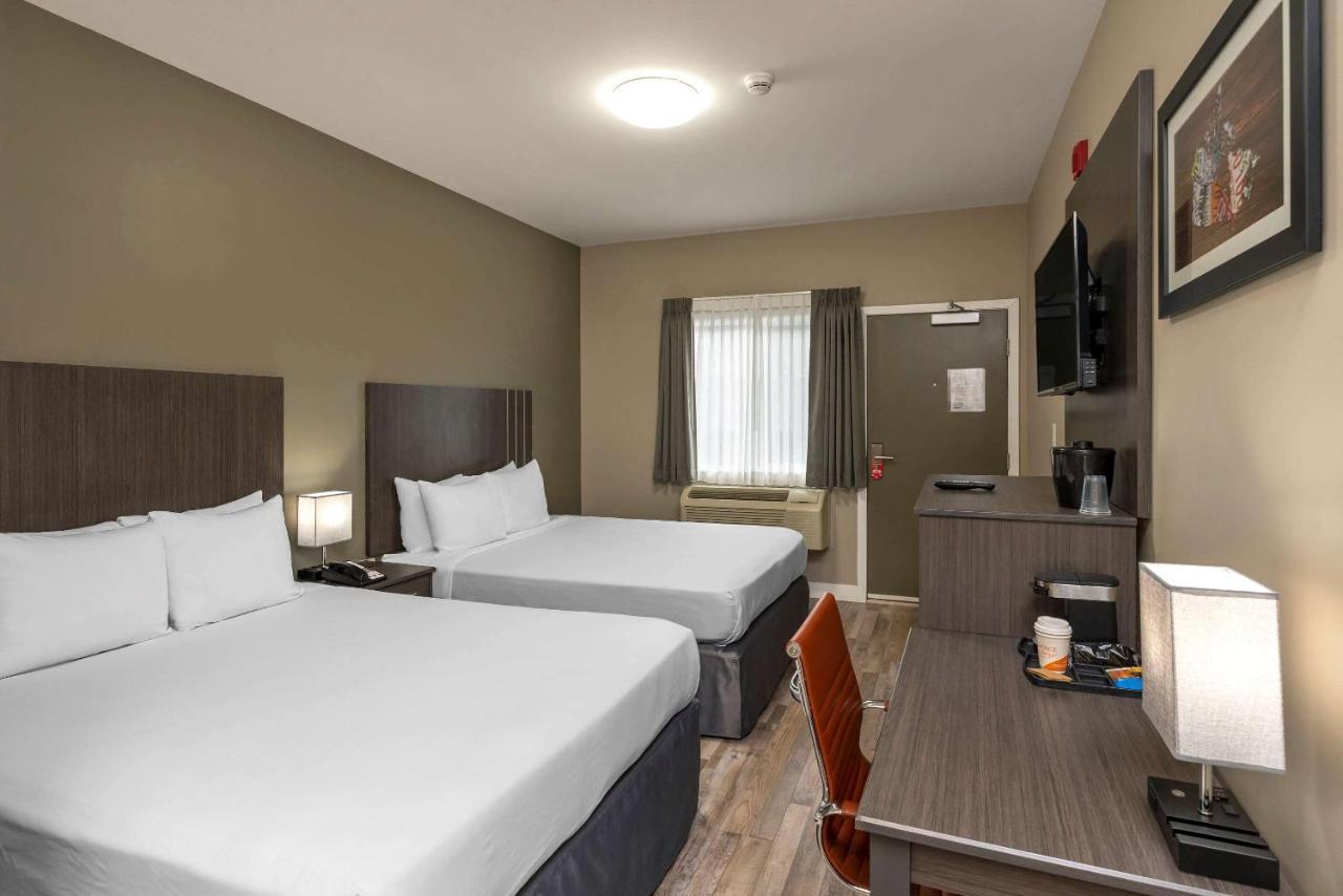 Econo Lodge City Centre Inn Prince George Esterno foto