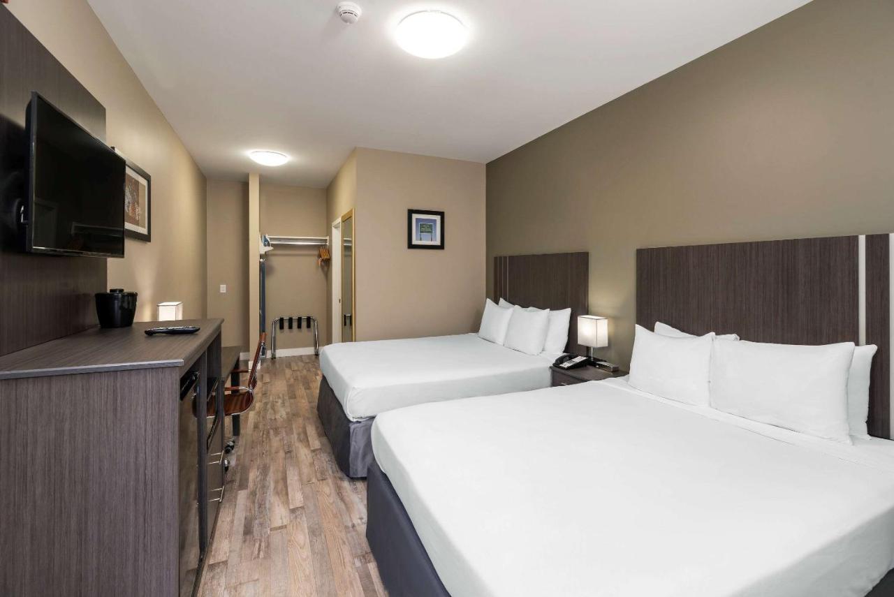 Econo Lodge City Centre Inn Prince George Esterno foto