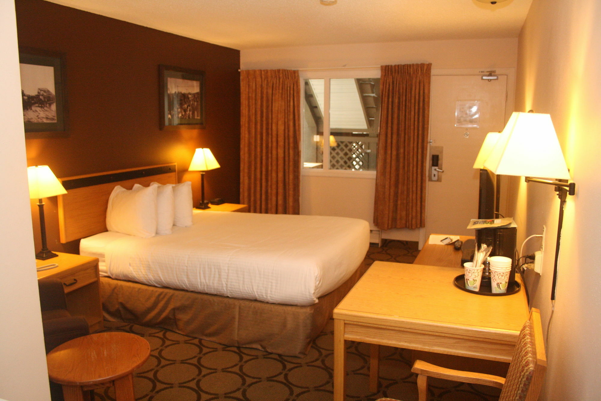 Econo Lodge City Centre Inn Prince George Esterno foto