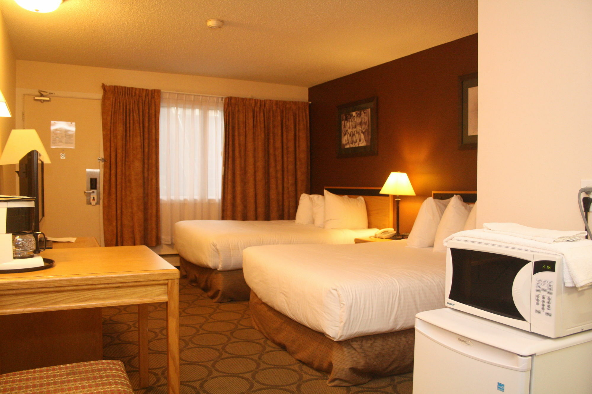 Econo Lodge City Centre Inn Prince George Esterno foto